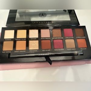 Modern Renaissance Eyeshadow Palette